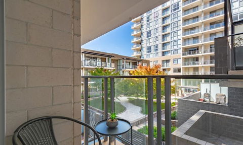Spacious 1BR Stylish New Acton Apartment +Parking - Grafton Accommodation 6