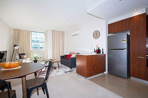 Spacious 1BR Stylish New Acton Apartment +Parking - Grafton Accommodation 5