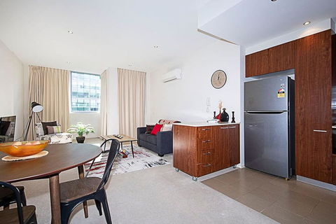 Spacious 1BR Stylish New Acton Apartment +Parking - Grafton Accommodation 8
