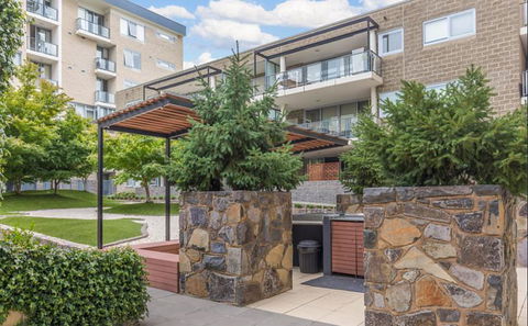 Spacious 1BR Stylish New Acton Apartment +Parking - Grafton Accommodation 1