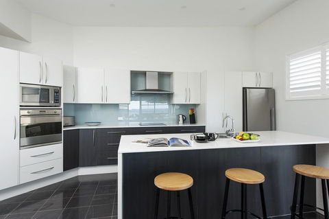 Mollymook Beachfront Penthouse 9 - Grafton Accommodation 4