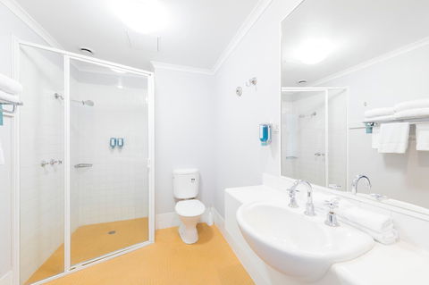 The Woden Hotel - Grafton Accommodation 7