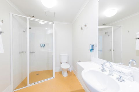 The Woden Hotel - Grafton Accommodation 10
