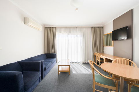 The Woden Hotel - Grafton Accommodation 15