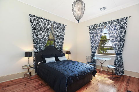 Wellington Courthouse - Grafton Accommodation 2