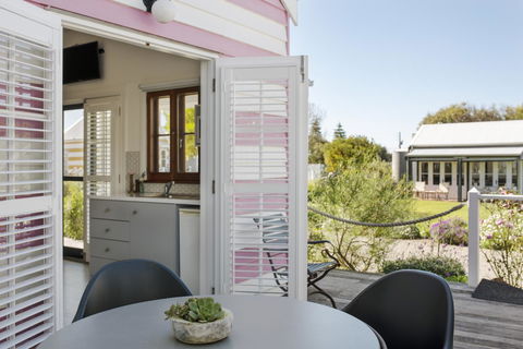 Beach Huts Middleton - Grafton Accommodation 23