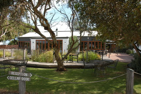 Beach Huts Middleton - Grafton Accommodation 35