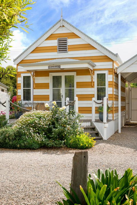Beach Huts Middleton - Grafton Accommodation 25