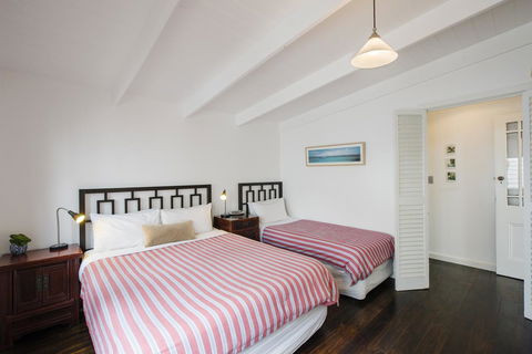 Beach Huts Middleton - Grafton Accommodation 4