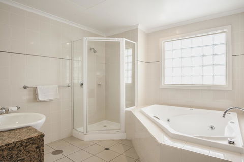 Marina Hotel - Grafton Accommodation 2