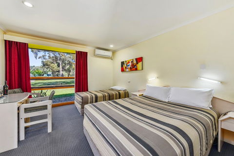 William Macintosh Motor Lodge - Grafton Accommodation 11