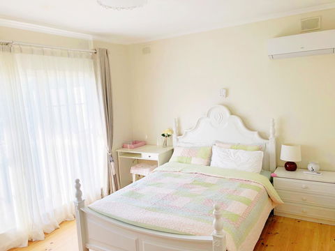 Beautiful Garden House - Grafton Accommodation 10