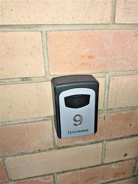 Hi 5 Glenelg Studio Apartment - Grafton Accommodation 13