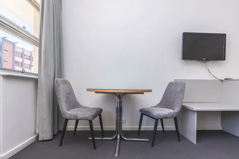 Hi 5 Glenelg Studio Apartment - Grafton Accommodation 4