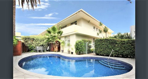 Hi 5 Glenelg Studio Apartment - Grafton Accommodation 0