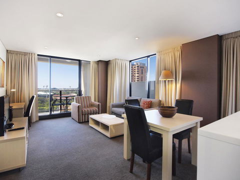 Oaks Adelaide Horizons Suites - Grafton Accommodation 13