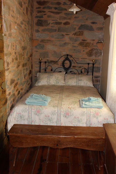 Hillside Cottage - Grafton Accommodation 3