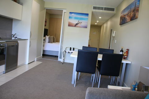 Beachside Luxury Getaway In Glenelg - Grafton Accommodation 1