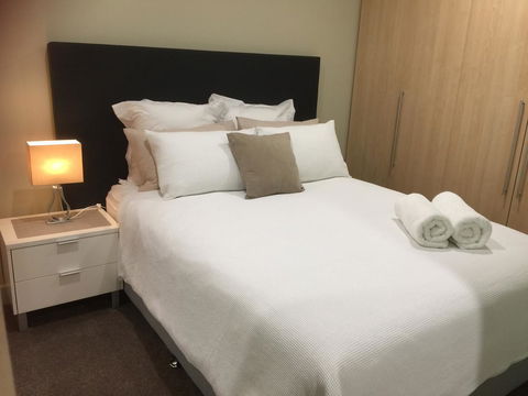 Beachside Luxury Getaway In Glenelg - Grafton Accommodation 9