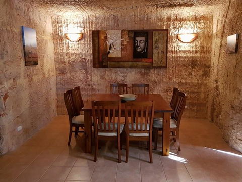 Zen Underground B&B - Grafton Accommodation 18