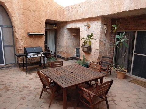 Zen Underground B&B - Grafton Accommodation 7