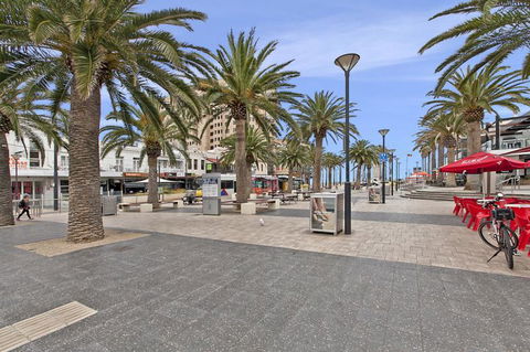 Glenelg Seaside Apartment - Grafton Accommodation 8
