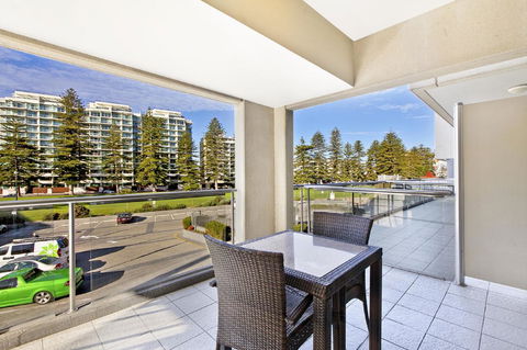 Glenelg Seaside Apartment - Grafton Accommodation 11