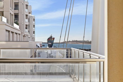 Glenelg Seaside Apartment - Grafton Accommodation 0