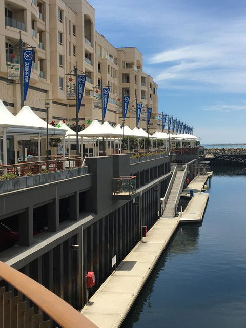 Glenelg Seaside Apartment - Grafton Accommodation 3