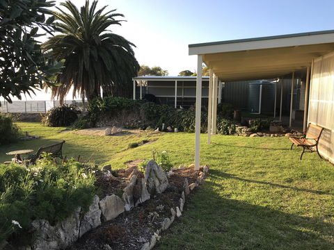 Hydeaway Bay - Own Private Bay + Kayaks - Grafton Accommodation 22