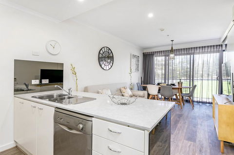 Heart Of Glenelg BnB - Grafton Accommodation 5