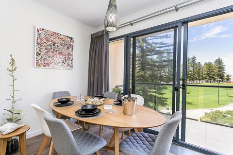 Heart Of Glenelg BnB - Grafton Accommodation 11