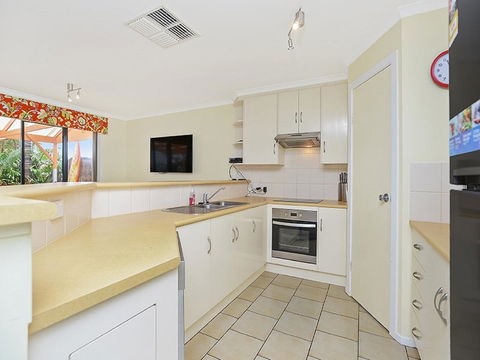 Lakeside - Encounter Bay - Grafton Accommodation 8