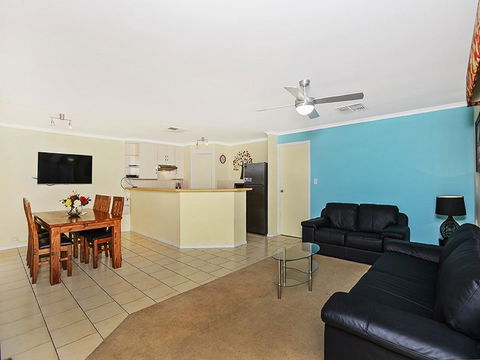 Lakeside - Encounter Bay - Grafton Accommodation 5