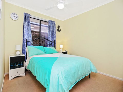 Lakeside - Encounter Bay - Grafton Accommodation 11