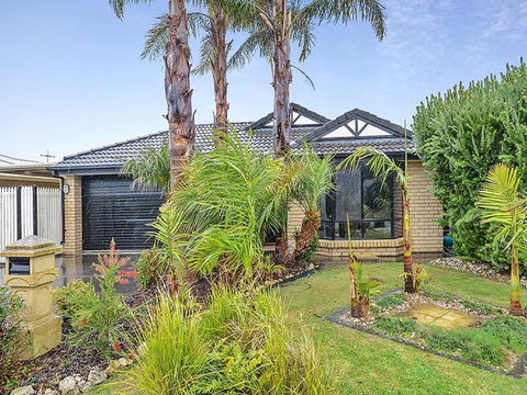 Lakeside - Encounter Bay - Grafton Accommodation 1