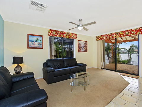Lakeside - Encounter Bay - Grafton Accommodation 4