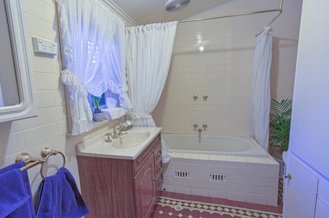 Tanunda Cottages - Grafton Accommodation 14