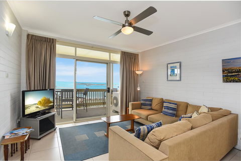 The Dolphins Beachfront Apartments - Grafton Accommodation 13