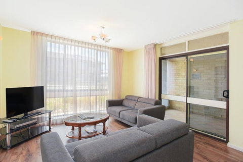 The Dolphins Beachfront Apartments - Grafton Accommodation 5