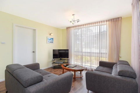 The Dolphins Beachfront Apartments - Grafton Accommodation 17