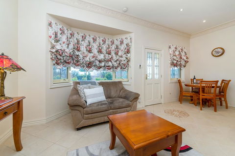 Barossa Vineyard Cottages - Grafton Accommodation 17