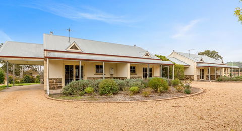 Barossa Vineyard Cottages - Grafton Accommodation 24