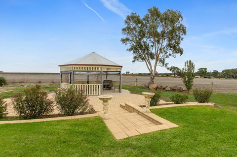 Barossa Vineyard Cottages - Grafton Accommodation 25