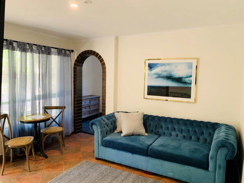 The Manor Basket Range - Grafton Accommodation 12