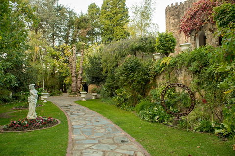 The Manor Basket Range - Grafton Accommodation 17