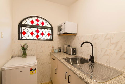 The Manor Basket Range - Grafton Accommodation 5