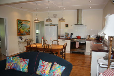 Rabbiters Hut - Grafton Accommodation 3