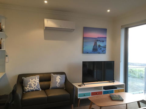 Penneshaw Oceanview Apartments - Grafton Accommodation 7