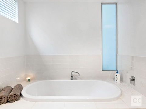 Breeze Beachfront Apartment - Grafton Accommodation 30
